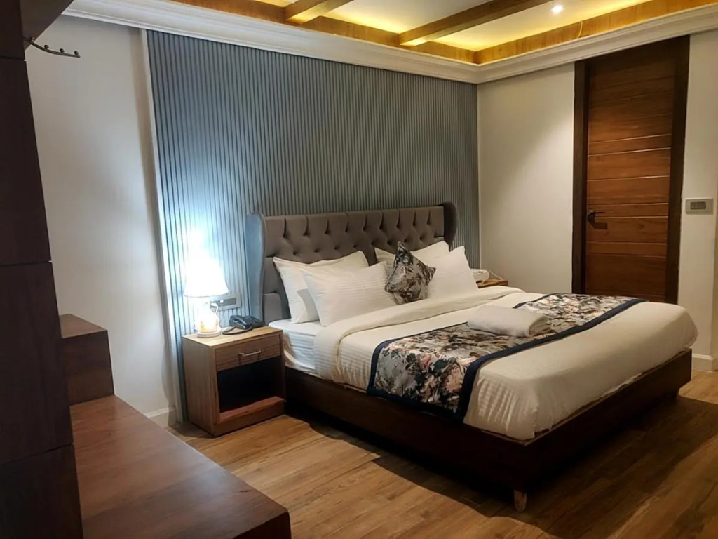 Hotel Sapling Mussoorie - 500 Mtr from Picture Palace Mall Road
