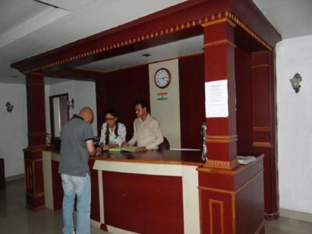 Hotel Monarch Aachal