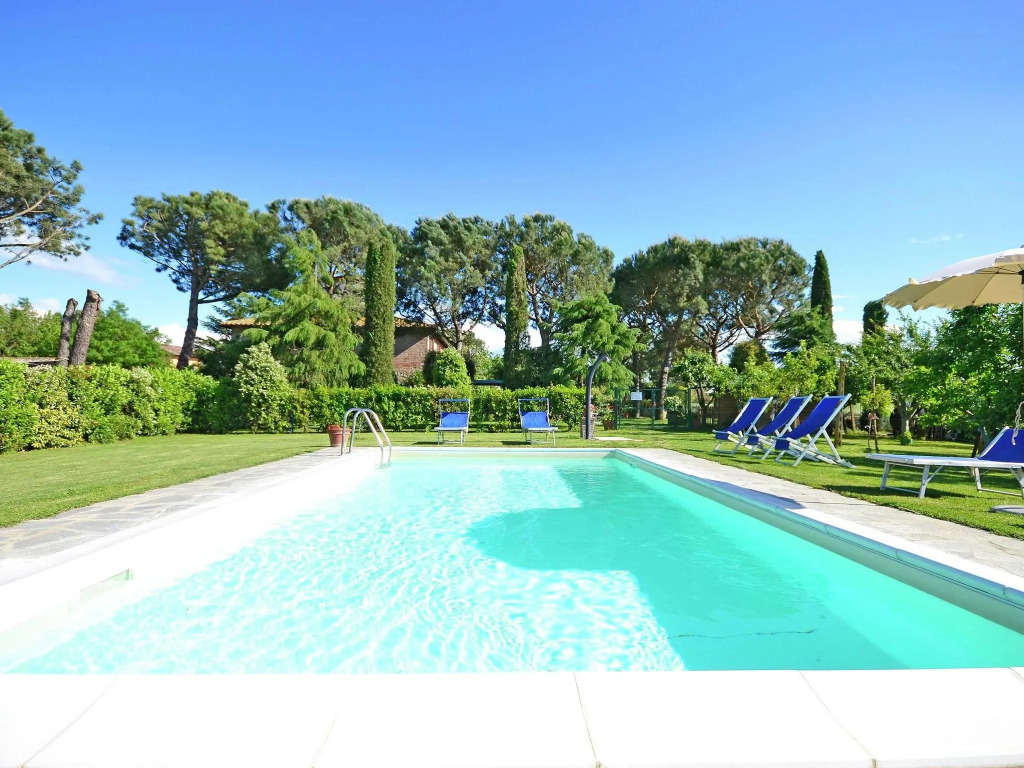 Villa in Cortona With Pool & Countryside Views