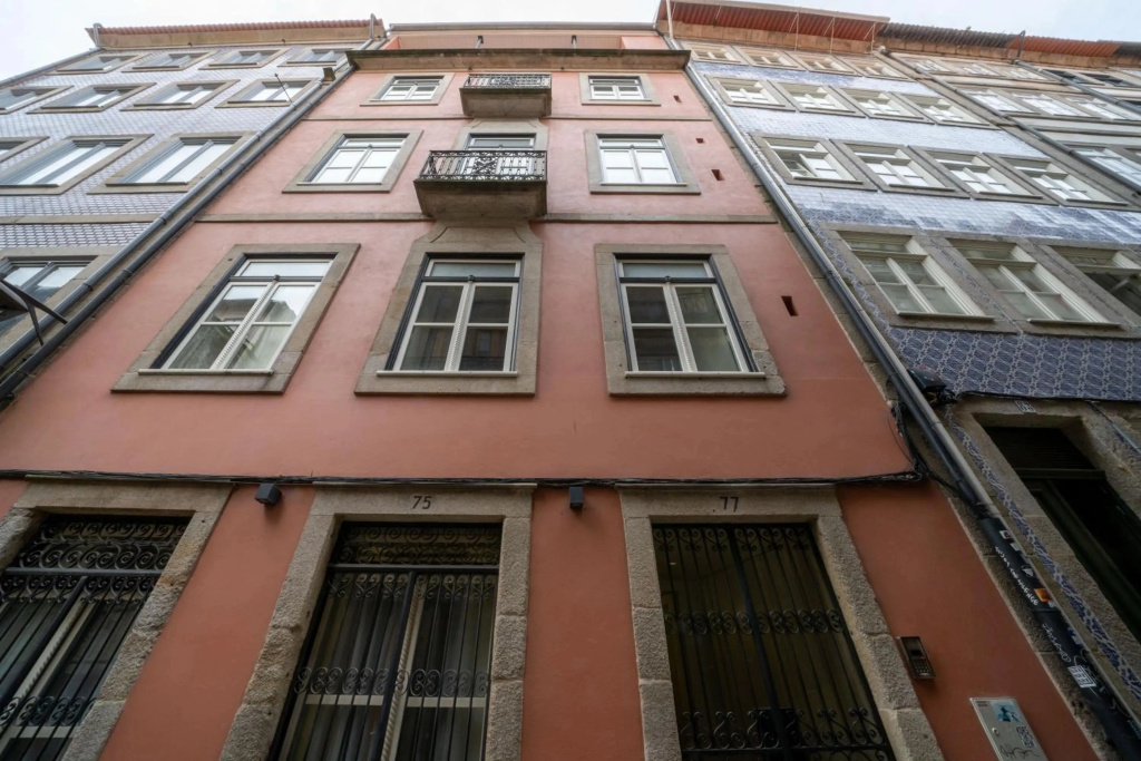 Mercadores Apartment by Amber Star Rent