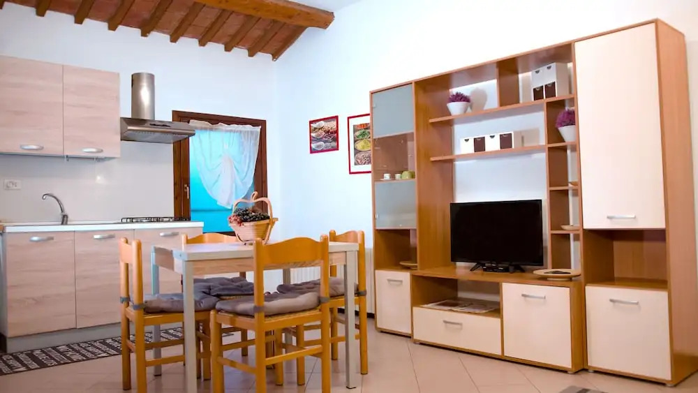 1 Bed-sleeps 4-town Centre-free Parking-aircon