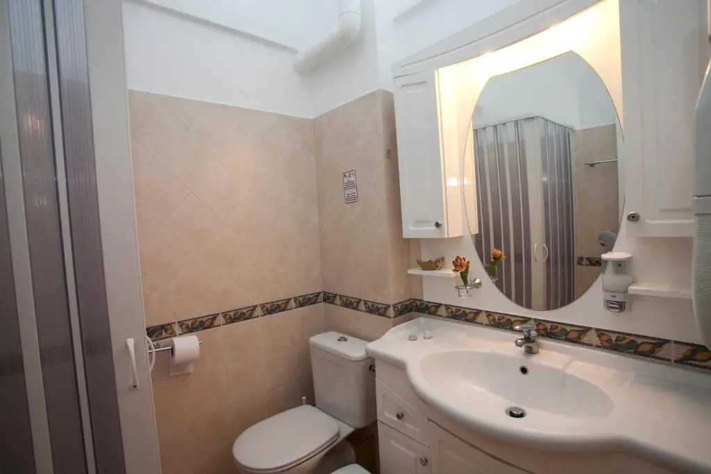 Dafnis Studios & Apartments