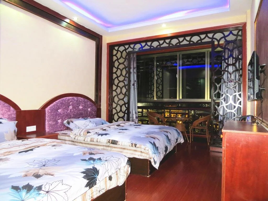 Fenghuang Ruyi Hostel