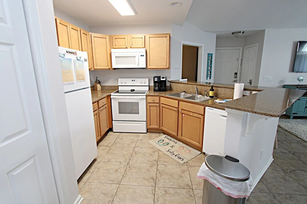 Colony Club F3 2 Bedroom Condo by RedAwning