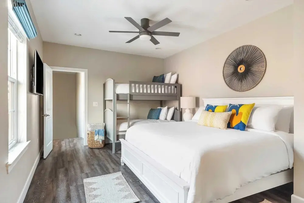 Sleeps 18! Private Pool, Hot Tub, Near Beach Miramar Dream House by Avantstay