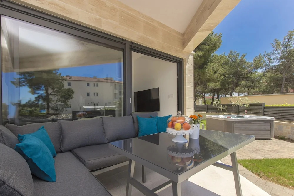 Villa Okit