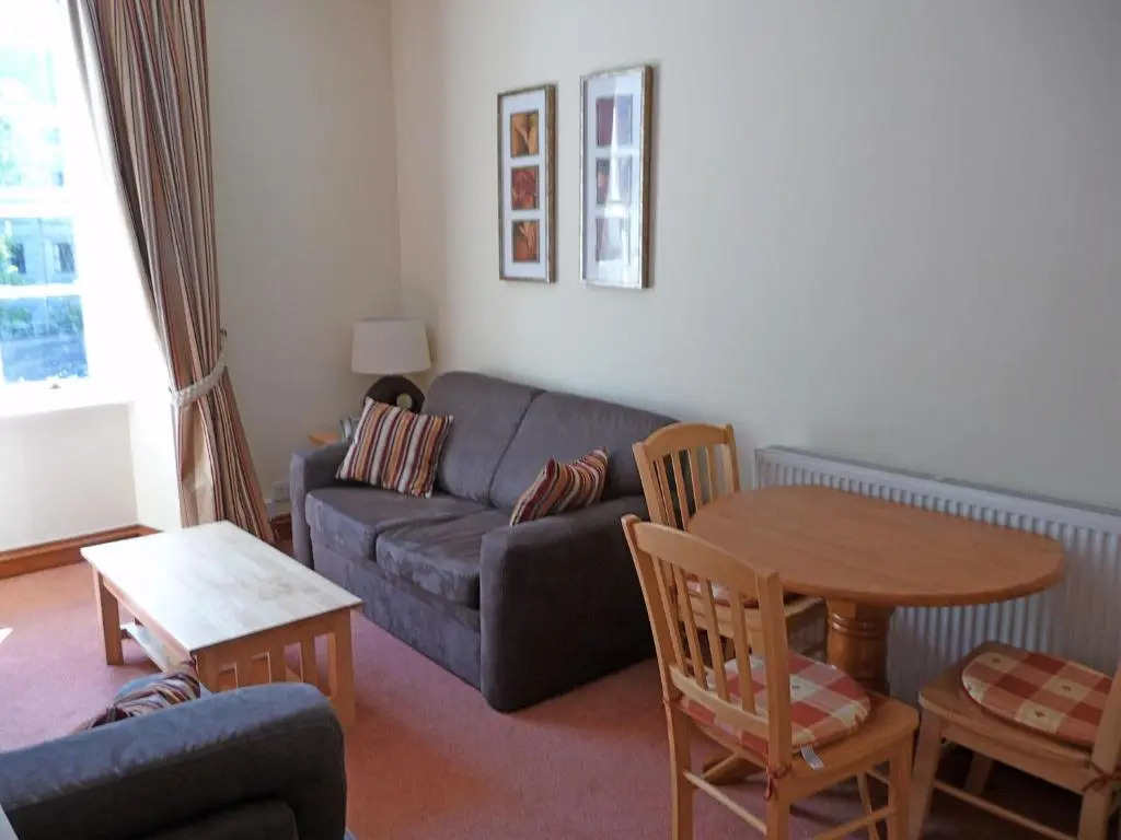 Skene Terrace Apartment