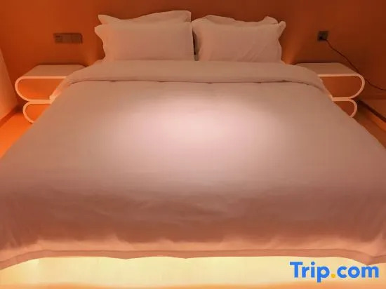 Tonmao Elf Hotel