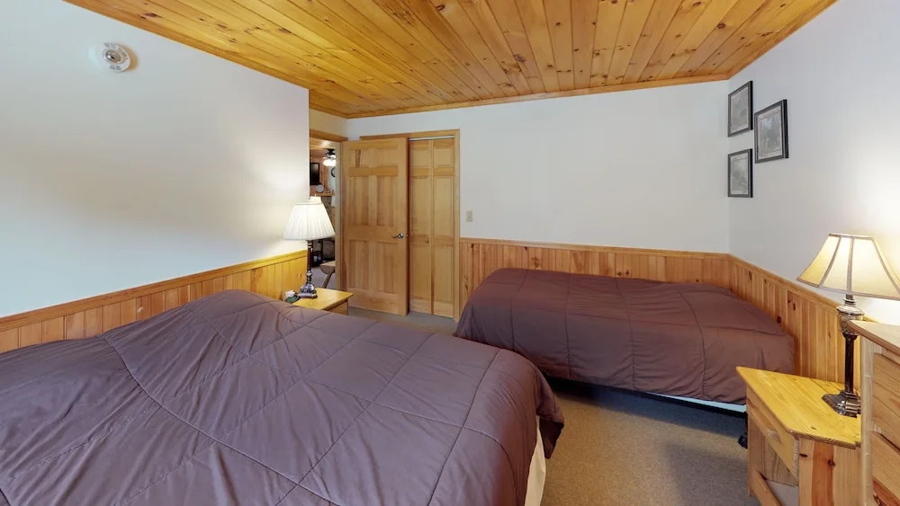 Rough Cut Lodge