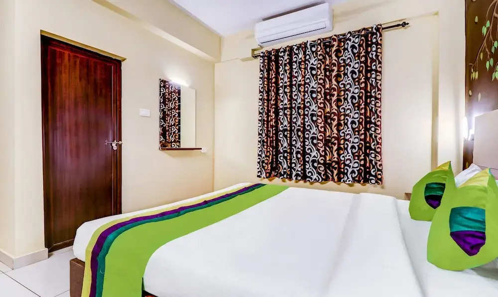 Treebo Petals Suites Marine Drive