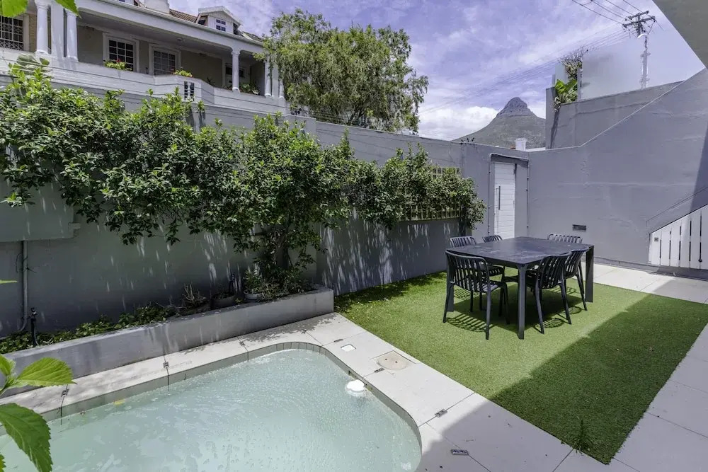Newly Renovated 3 bed Apartment With Splashpool - 2283