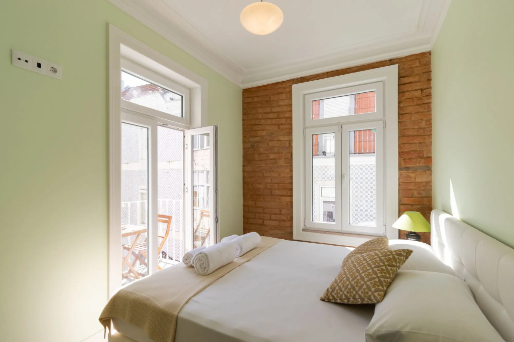 1898 Home & Suites