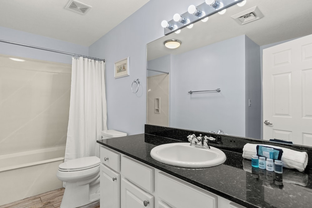 Its Sea-esta Time! Sleep, Sun, & Sea on the 9th Floor! Sleeps 6! Beachfront!