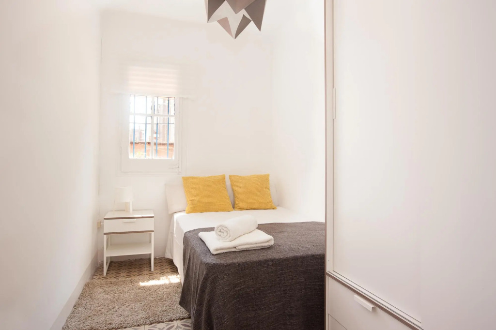 CONSELL DE CENT · Loving the Sagrada Familia 3BR comfort apartment