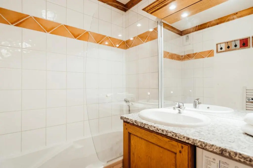 Cozy apartment with balcony 100 m from the Bettex gondola