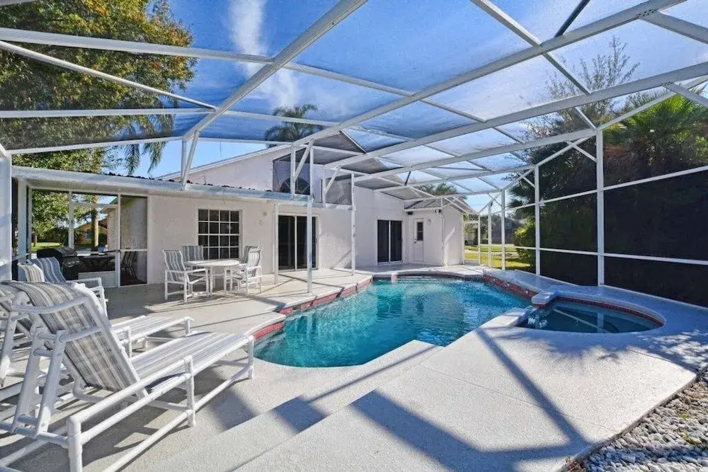 Water Front Privacy On Disneys Doorstep-2100oi 4 Bedroom Home by Redawning