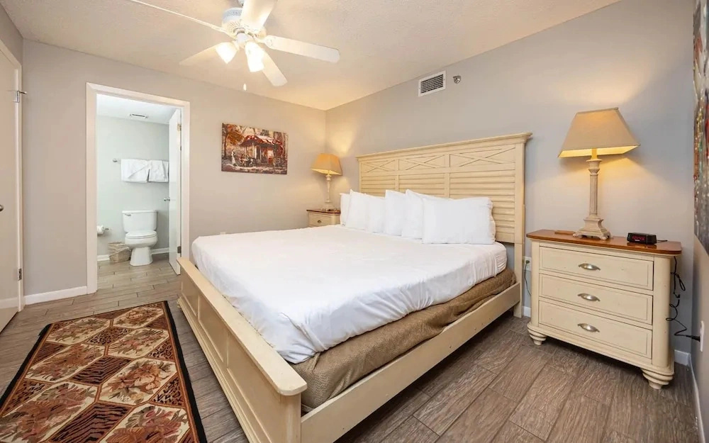 Phoenix V 706 2 Bedroom Condo