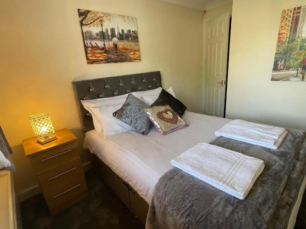 The Regency entire 1 bedroom Flat accomodation
