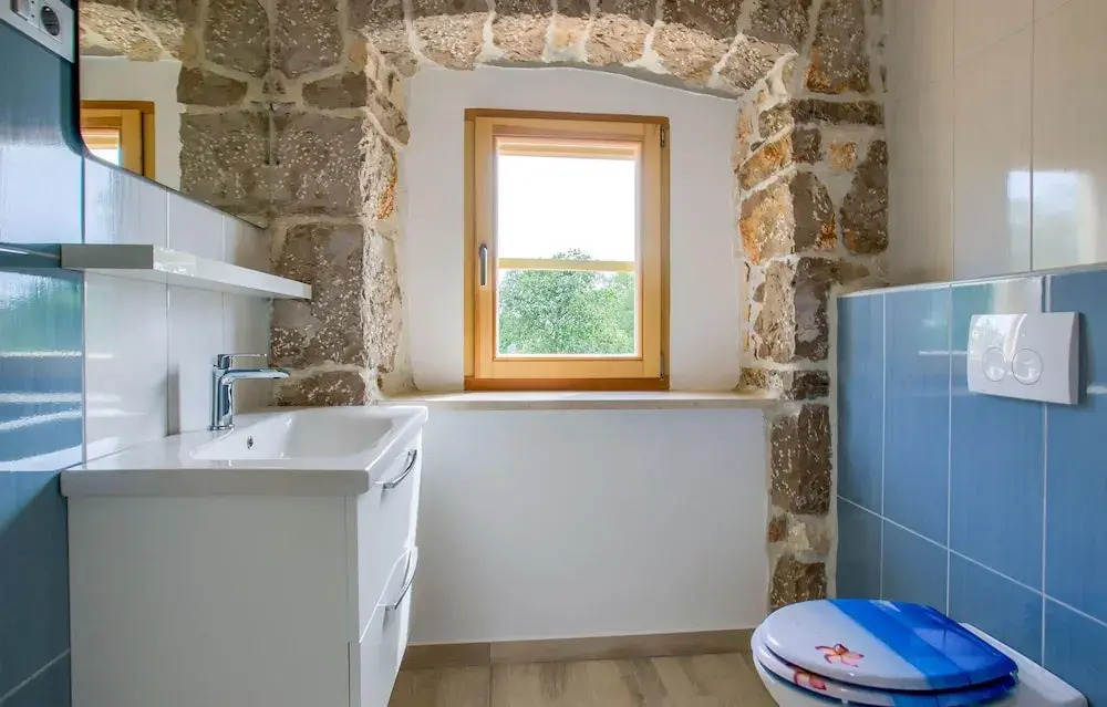Beautiful Home in Garica With Wifi and 4 Bedrooms
