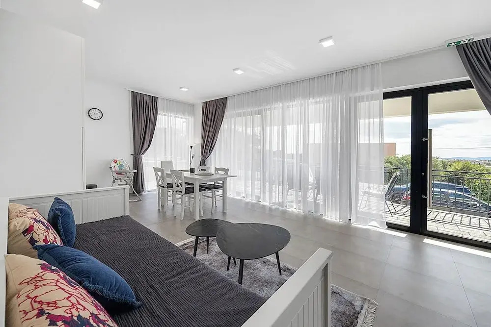 Modern Apartment, 300m From the Beach