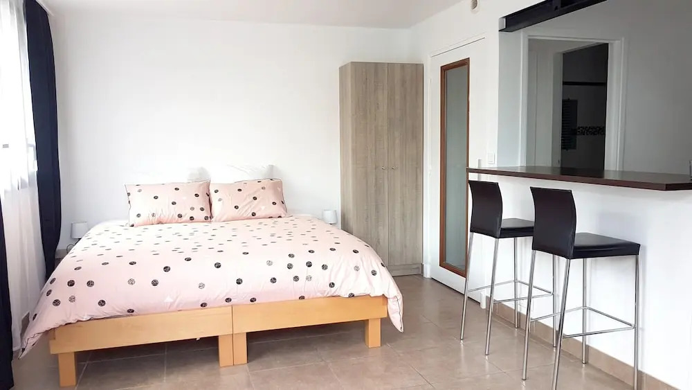 Studio In Argenteuil With Wifi