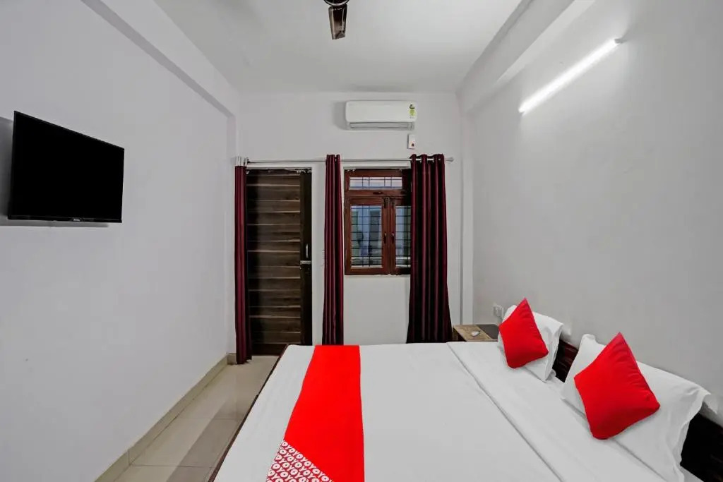 OYO Flagship 80598 Hotel Grand Shiva