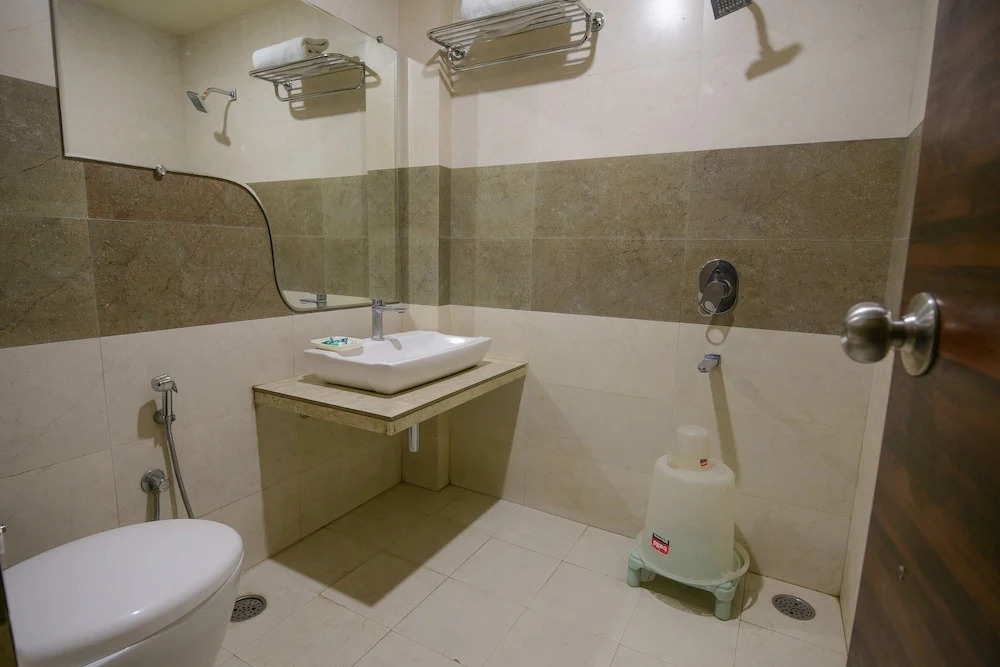 Fabhotel Kamla Regency