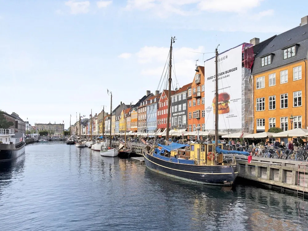 Gorgeuos Three-bedroom Apartment in Historical Copenhagen