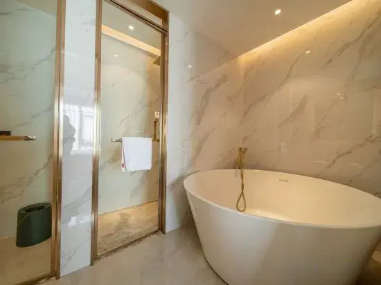 Tongjian Huaxiangtang Resort