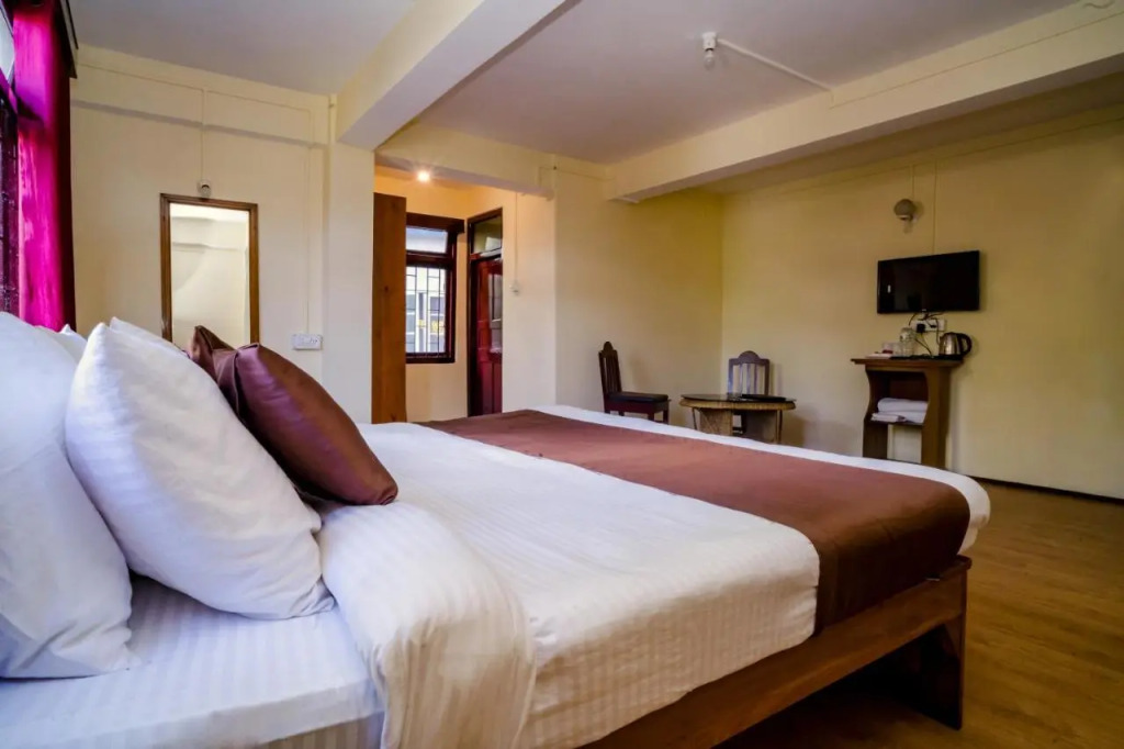 Magpie Mall Road Residency ( MG-MARG )