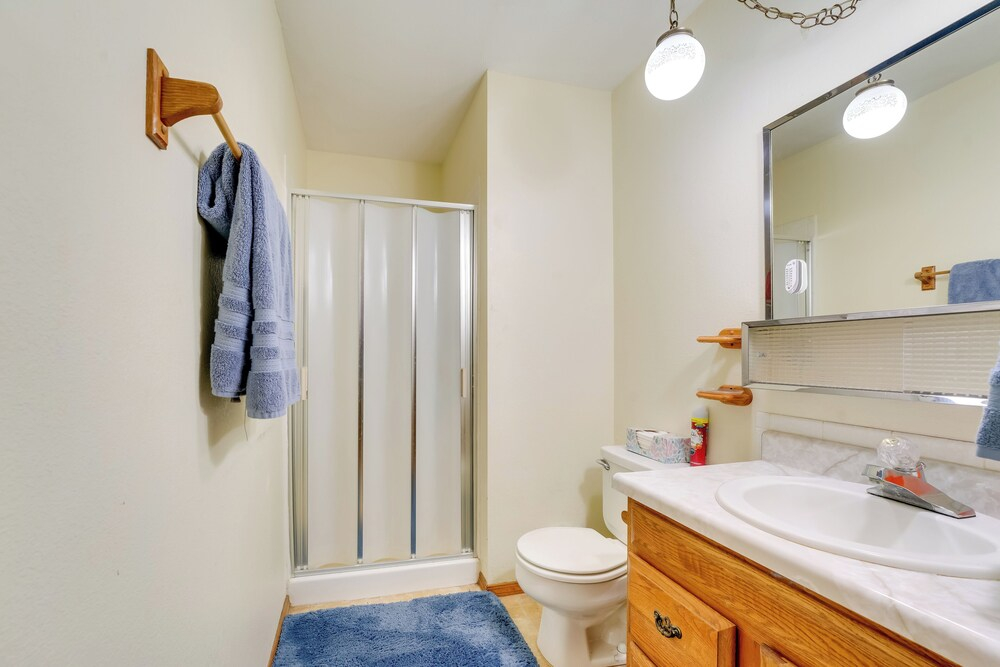 Downtown Delta Condo ~ 34 Mi to Black Canyon!