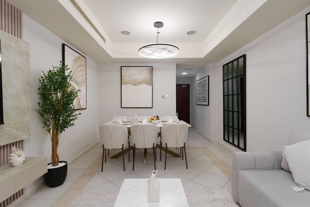 Large Flat with High Floor in Marina