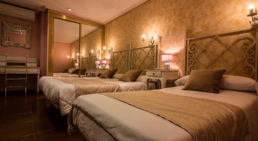 Hostal Goya Suites