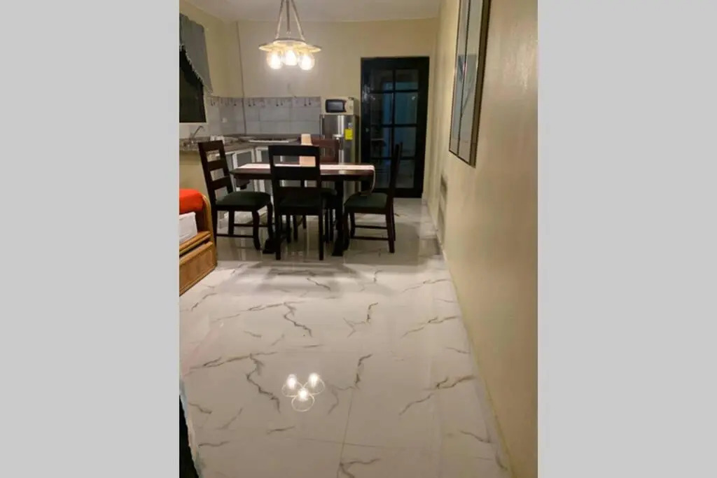 Céntrico para 2 personas con tv marquesina luz y cocina