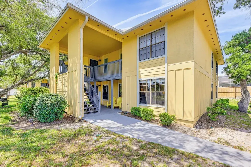 Walk to St Augustine Beach! Condo w/ Pool Access