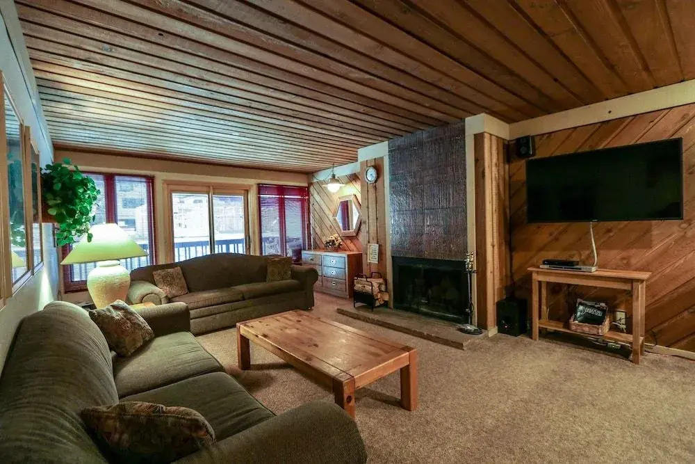 Snowbird 109 1 Bedroom 1 Bathroom Condo