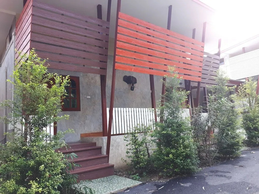 Baan Rimnam Resort