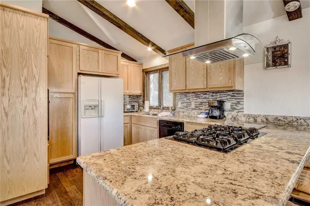 Alto Lakes - Four Bedroom Cabin with Hot Tub