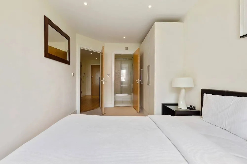 Stunning 2 Bed Apt W/balcony nr Islington