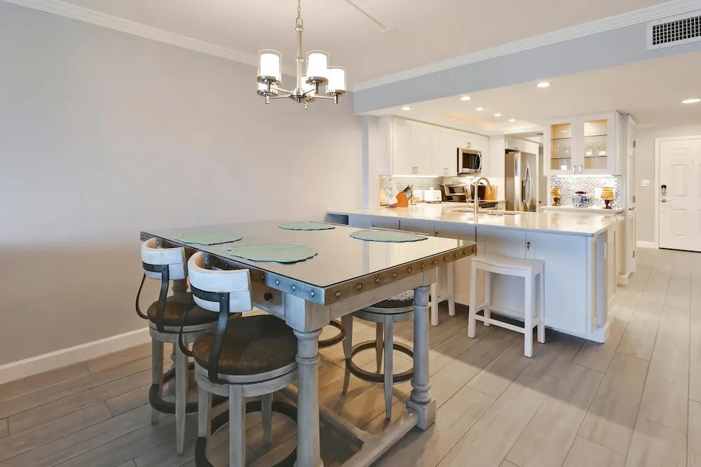 Land's End 403 Building 10 Fully Updated / Beachfront Condo!