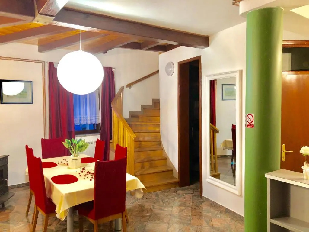 Two Story Studio Apartment Goranka
