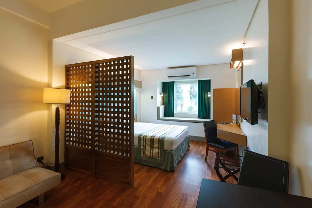 Microtel by Wyndham South Forbes near Nuvali