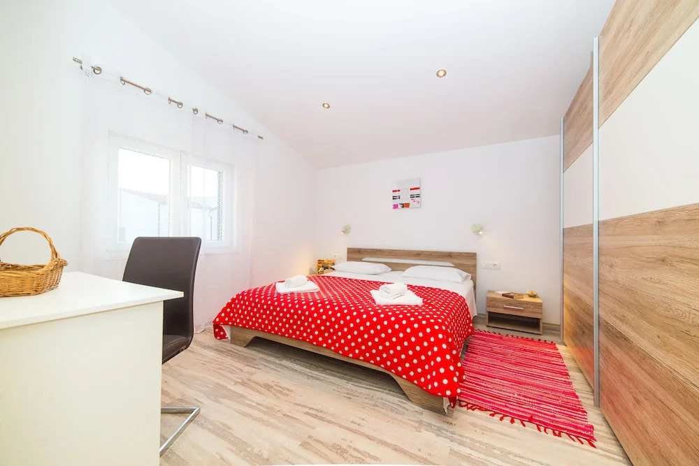 Apartment Vrkljan