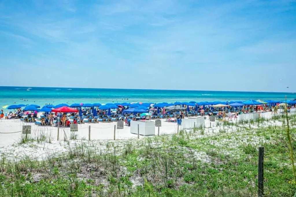 On the 3-d Floor, Laketown 324 - Large 2 BD , Great Views and Amenities