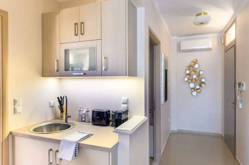 Villa Filoxenia - by the sea - up to 12 guests