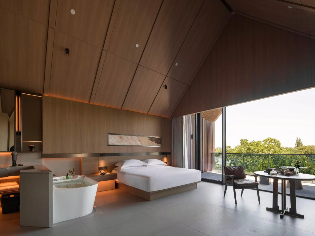 The Lucid Resort Deqing