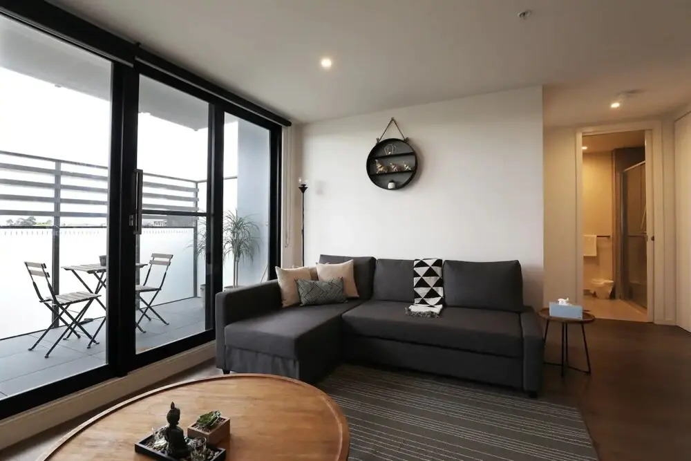 Stylish And Modern 2 Bedroom Melbourne Retreat