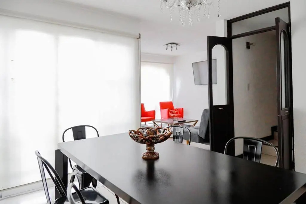 Beautiful Townhouse near San Pedro 5 min away