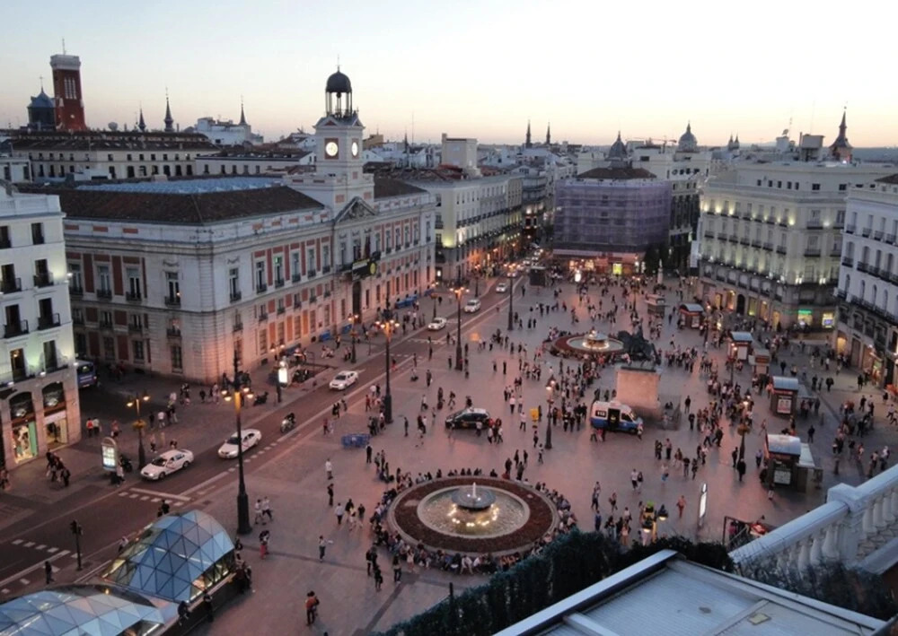 Studio in Madrid, With Wonderful City View, Balcony and Wifi