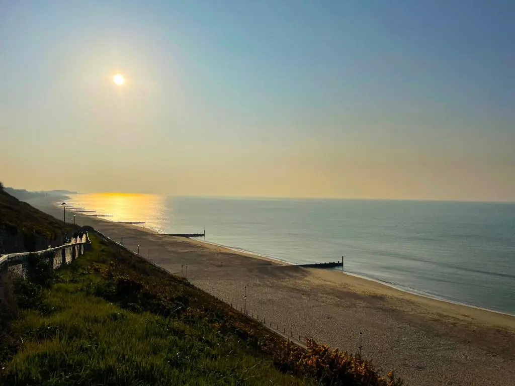 Private Two Bedroom Residence in Southbourne - Private Parking - Off the High Street - Minutes Away from the Beach